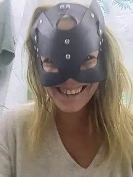 Snapshot of LadyScarlett-xk chatting on 12.31.24 LadyScarlett-xk online show from 12.31.24