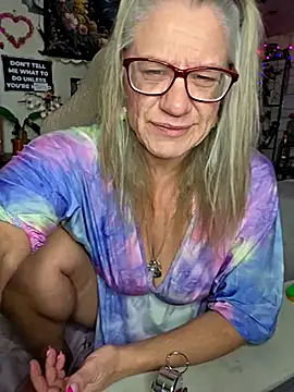 TrenaAnne online show from 02.24.25