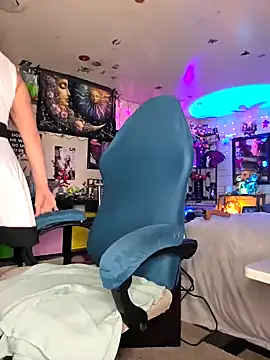 TrenaAnne online show from 03.01.25