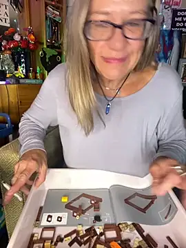 TrenaAnne online show from 10.10.25