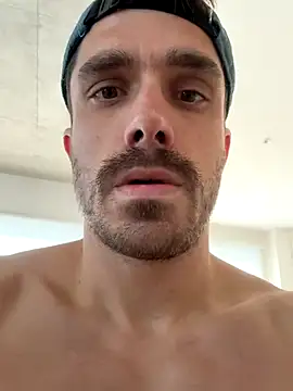 Snapshot of mightgogay chatting on 09.19.25 mightgogay online show from 09.19.25