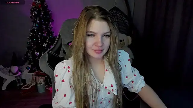 Snapshot of lily_williamss chatting on 12.26.24 lily williamss online show from 12.26.24