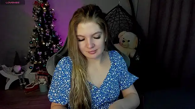 Snapshot of lily_williamss chatting on 12.30.24 lily williamss online show from 12.30.24