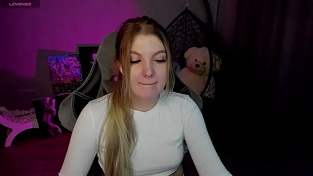Snapshot of lily_williamss chatting on 01.21.25 lily williamss online show from 01.21.25