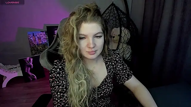 Snapshot of lily_williamss chatting on 01.25.25 lily williamss online show from 01.25.25