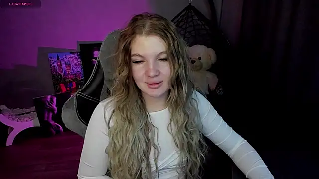 Snapshot of lily_williamss chatting on 01.28.25 lily williamss online show from 01.28.25