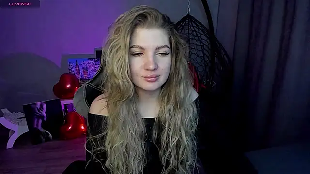 Snapshot of lily_williamss chatting on 02.09.25 lily williamss online show from 02.09.25