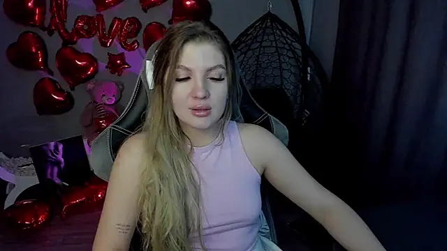 Snapshot of lily_williamss chatting on 02.18.25 lily williamss online show from 02.18.25
