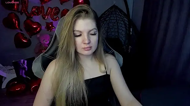 Snapshot of lily_williamss chatting on 02.19.25 lily williamss online show from 02.19.25