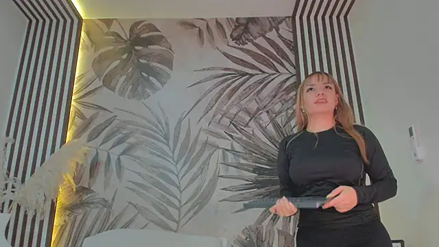 Samaantha-White online show from 11.04.25