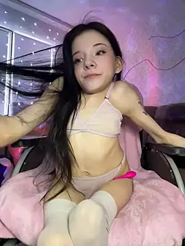 MiniSophiaa online show from 01.20.25