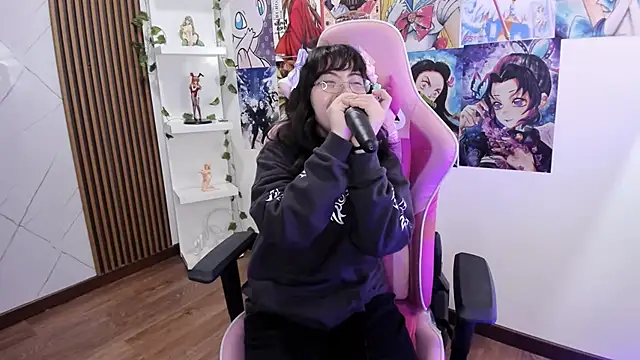 Snapshot of Purplee_Baby chatting on 12.04.24 Purplee Baby online show from 12.04.24