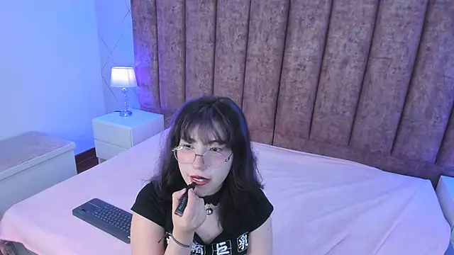 Snapshot of Purplee_Baby chatting on 01.02.25 Purplee Baby online show from 01.02.25