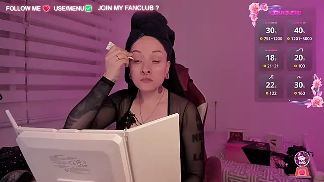 Snapshot of Domina_Deivis chatting on 02.16.25 Domina Deivis online show from 02.16.25