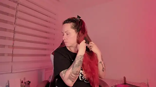 Snapshot of Domina_Deivis chatting on 02.22.25 Domina Deivis online show from 02.22.25