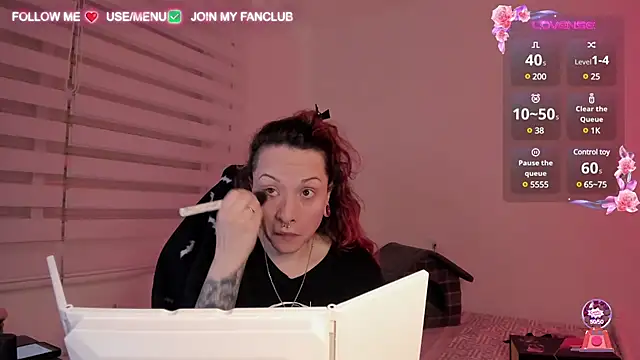 Snapshot of Domina_Deivis chatting on 02.24.25 Domina Deivis online show from 02.24.25