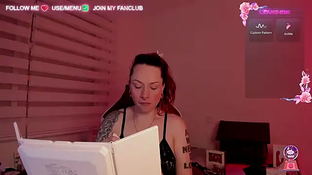 Snapshot of Domina_Deivis chatting on 02.26.25 Domina Deivis online show from 02.26.25