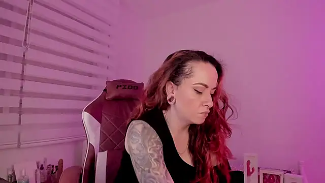 Snapshot of Domina_Deivis chatting on 03.08.25 Domina Deivis online show from 03.08.25