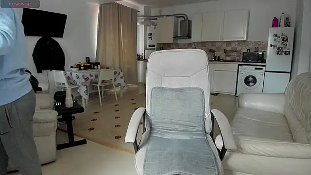 ZackFraser online show from 10.04.25