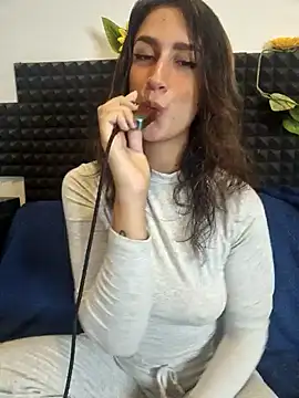 Snapshot of Stefania_PT chatting on 10.22.25 Stefania PT online show from 10.22.25