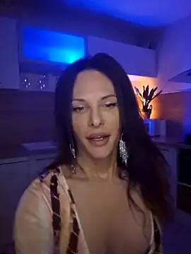 Snapshot of Luna_Kitanna chatting on 12.04.24 Luna Kitanna online show from 12.04.24