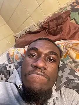 Snapshot of Pinepool21 chatting on 10.26.25 Pinepool21 online show from 10.26.25