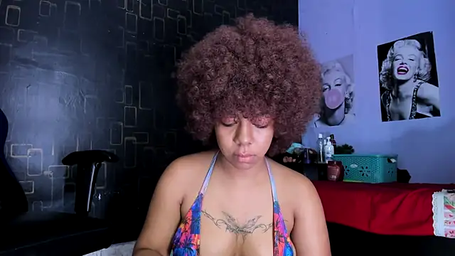 Alika01 online show from 02.15.25