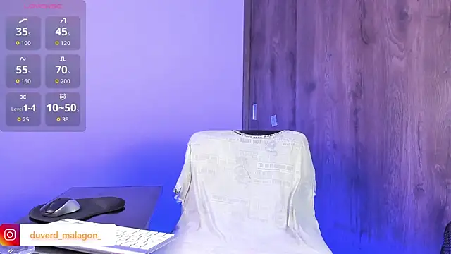 Snapshot of Demian_cute18 chatting on 10.01.25 Demian cute18 online show from 10.01.25