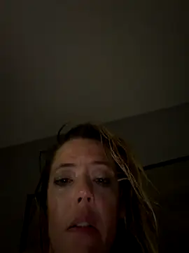 Snapshot of Blueeyesoulsnatcher chatting on 10.19.25 Blueeyesoulsnatcher online show from 10.19.25