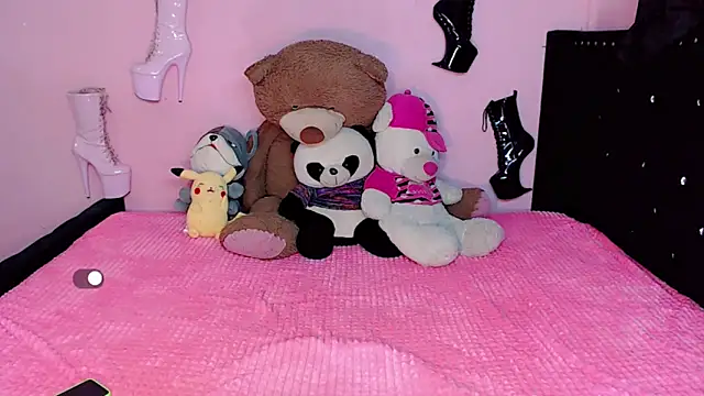 Snapshot of Ciinamonloren chatting on 03.21.25 Ciinamonloren online show from 03.21.25