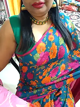 Snapshot of YR-SHIVANI chatting on 12.15.24 YR-SHIVANI online show from 12.15.24