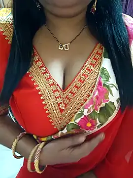 Snapshot of YR-SHIVANI chatting on 12.31.24 YR-SHIVANI online show from 12.31.24