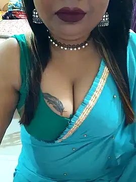 Snapshot of YR-SHIVANI chatting on 02.04.25 YR-SHIVANI online show from 02.04.25