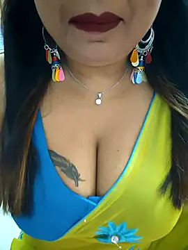 Snapshot of YR-SHIVANI chatting on 03.06.25 YR-SHIVANI online show from 03.06.25