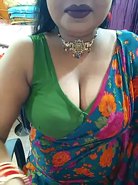 Snapshot of YR-SHIVANI chatting on 09.11.25 YR-SHIVANI online show from 09.11.25