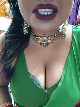 Snapshot of YR-SHIVANI chatting on 09.18.25 YR-SHIVANI online show from 09.18.25