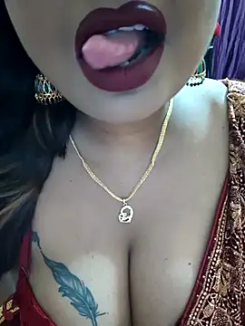 Snapshot of YR-SHIVANI chatting on 10.10.25 YR-SHIVANI online show from 10.10.25