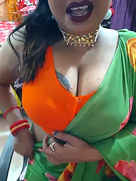 Snapshot of YR-SHIVANI chatting on 10.12.25 YR-SHIVANI online show from 10.12.25