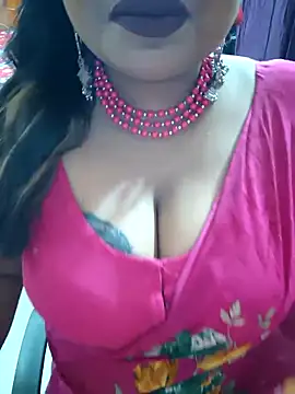 Snapshot of YR-SHIVANI chatting on 10.15.25 YR-SHIVANI online show from 10.15.25