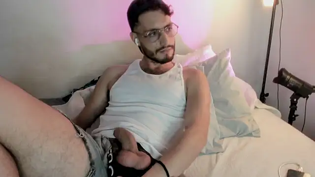 Snapshot of axel_giracr chatting on 01.19.25 axel giracr online show from 01.19.25