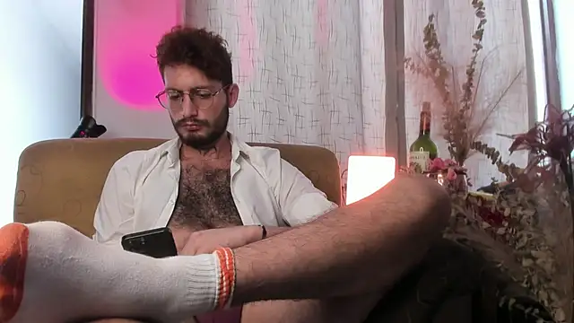 Snapshot of axel_giracr chatting on 02.14.25 axel giracr online show from 02.14.25