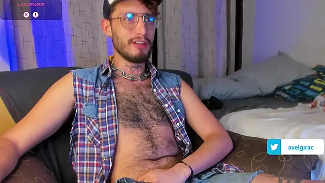 Snapshot of axel_giracr chatting on 03.22.25 axel giracr online show from 03.22.25