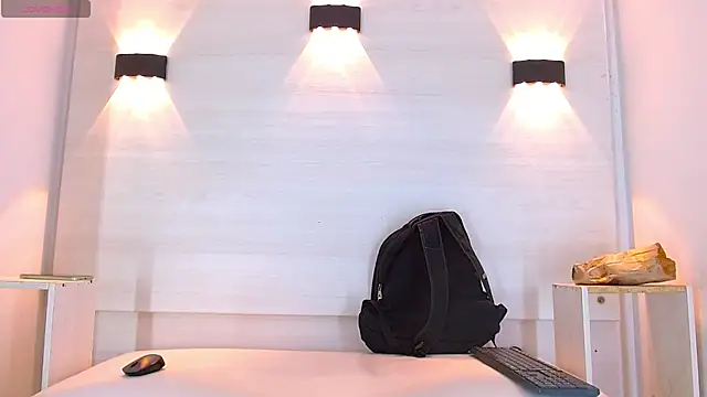 Snapshot of jeic_18 chatting on 10.11.25 jeic 18 online show from 10.11.25