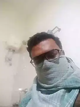 Snapshot of findmemylove chatting on 01.05.25 findmemylove online show from 01.05.25