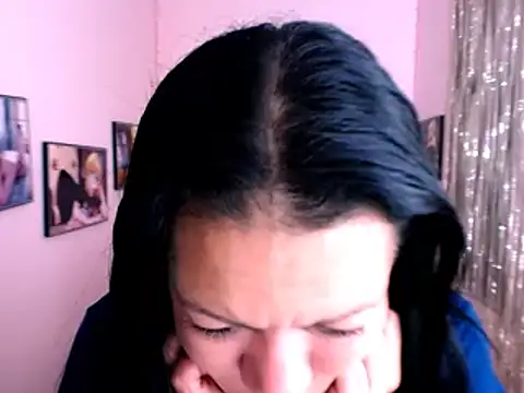 Snapshot of Cristal_w chatting on 12.26.24 Cristal w online show from 12.26.24