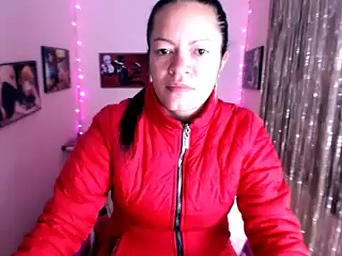 Snapshot of Cristal_w chatting on 01.23.25 Cristal w online show from 01.23.25