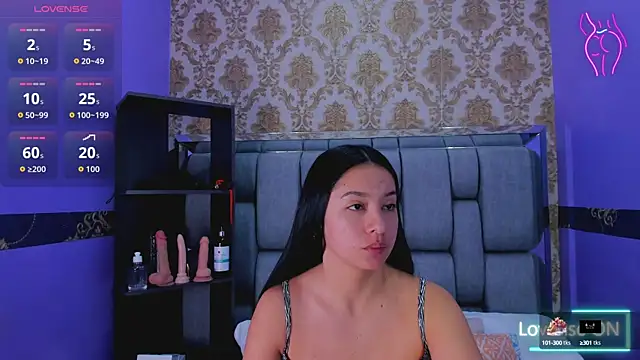 Snapshot of Lila_Pinky chatting on 10.15.25 Lila Pinky online show from 10.15.25