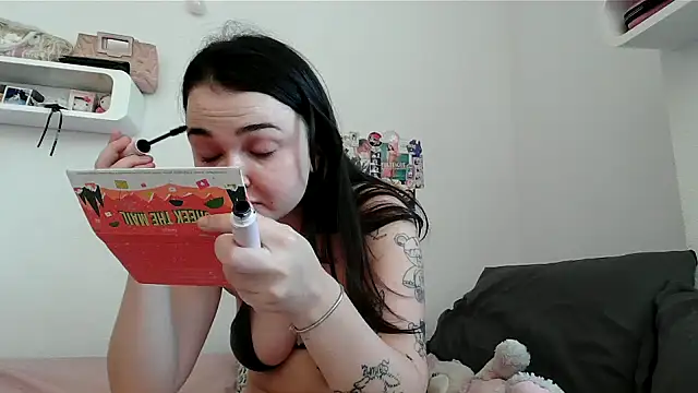 Snapshot of chunliklk chatting on 09.18.25 chunliklk online show from 09.18.25