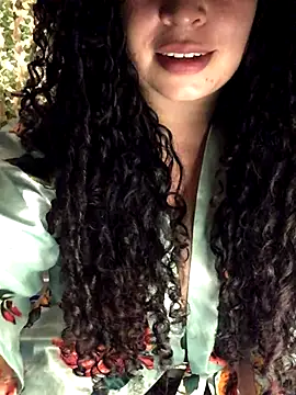 Snapshot of ShaeVictoria chatting on 09.28.25 ShaeVictoria online show from 09.28.25