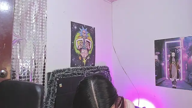 Snapshot of Megan_Miles02 chatting on 12.15.24 Megan Miles02 online show from 12.15.24